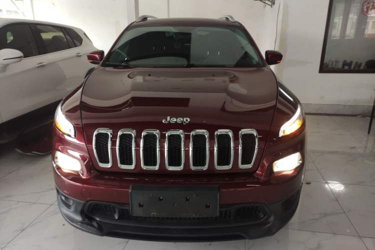 Used Jeep Cherokee 2016 2.0L Superior Edition Front