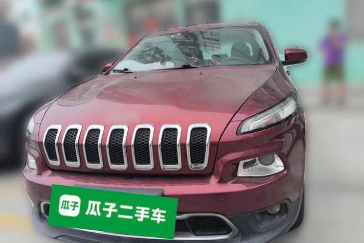 Used Jeep Cherokee 2016 2.4L Professional Edition Front