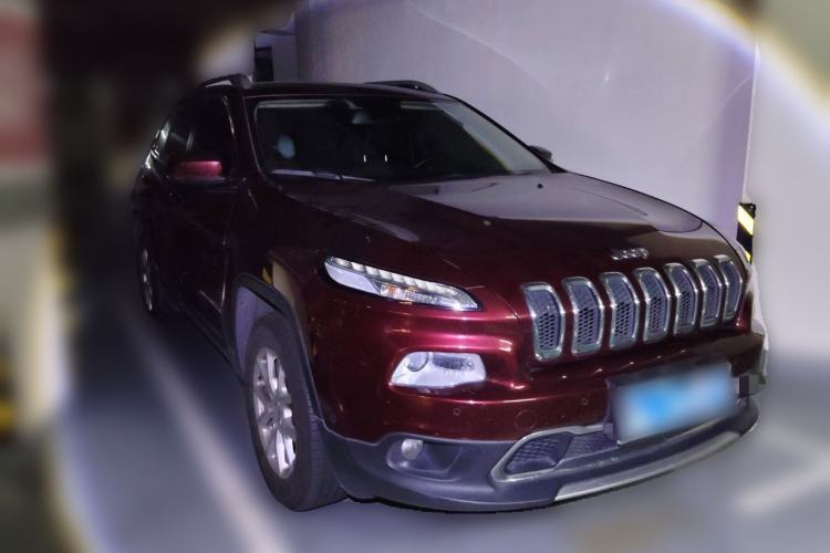 Used Jeep Cherokee 2016 2.4L Professional Smart Version Front Right 45 Deg