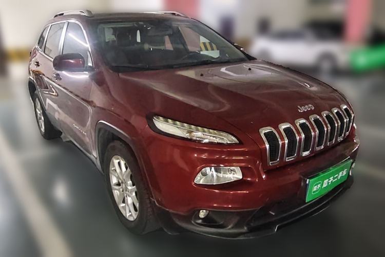 Used Jeep Cherokee 2016 2.4L Leading Edition Front Right 45 Deg