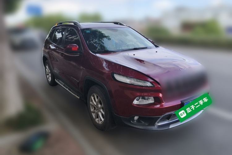 Used Jeep Cherokee 2016 2.4L Professional Smart Version Front Right 45 Deg