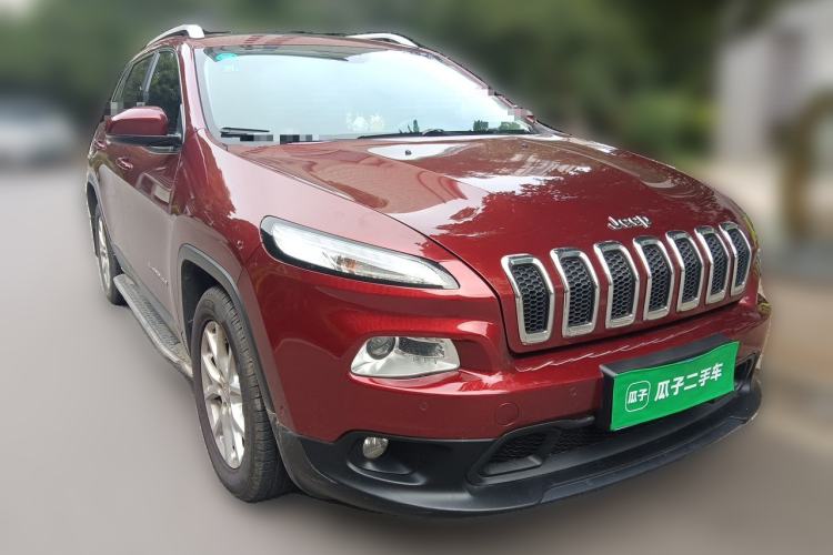 Used Jeep Cherokee 2016 2.4L Leading Edition Front Right 45 Deg