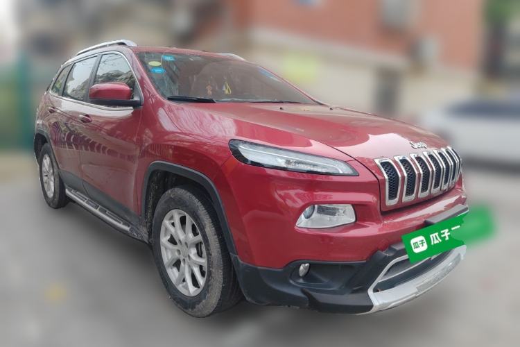 Used Jeep Cherokee 2016 2.4L Professional Smart Version Front Right 45 Deg