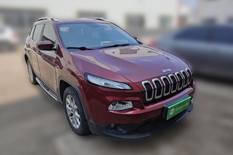 Used Jeep Cherokee 2016 2.4L Leading Edition Front Right 45 Deg