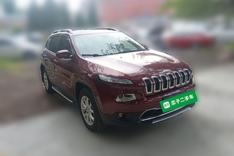 Used Jeep Cherokee 2016 2.4L Professional Edition Front Right 45 Deg