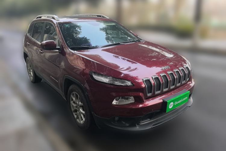 Used Jeep Cherokee 2016 2.4L Leading Edition Front Right 45 Deg