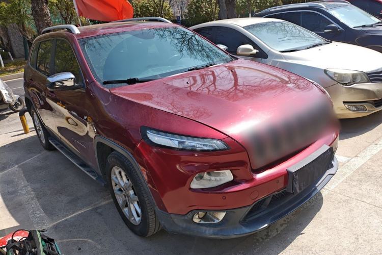 Used Jeep Cherokee 2016 2.4L Leading Edition Front Right 45 Deg
