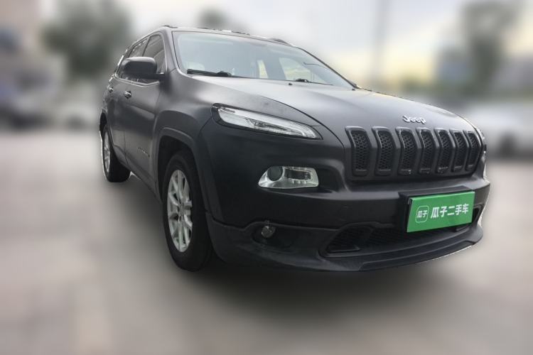 Used Jeep Cherokee 2016 2.4L Leading Edition Front Right 45 Deg