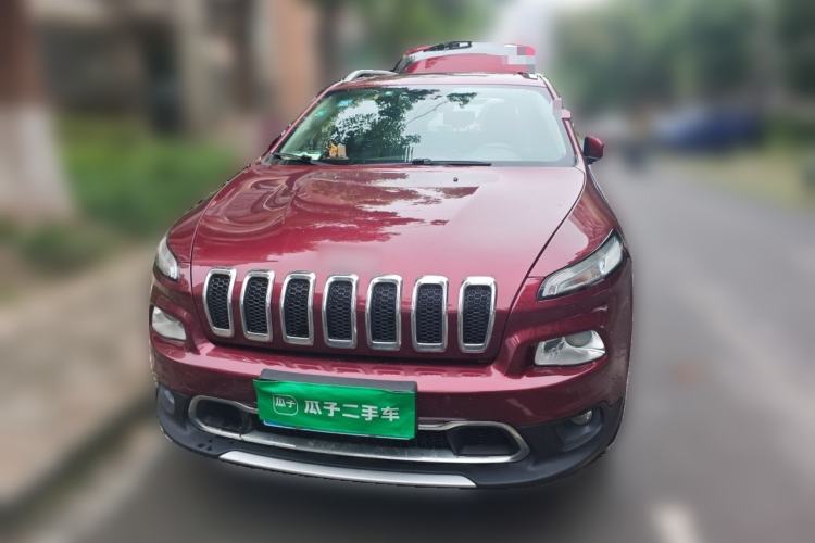 Used Jeep Cherokee 2016 2.4L Professional Smart Version Front