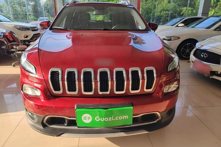 Used Jeep Cherokee 2016 2.4L Professional Edition Front