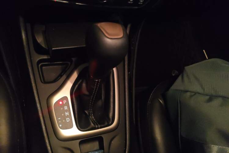Used Jeep Cherokee 2016 2.4L Leading Edition Gear Lever