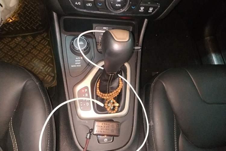 Used Jeep Cherokee 2016 2.4L Professional Smart Version Gear Lever