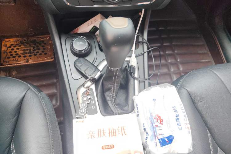 Used Jeep Cherokee 2016 2.4L Professional Smart Version Gear Lever