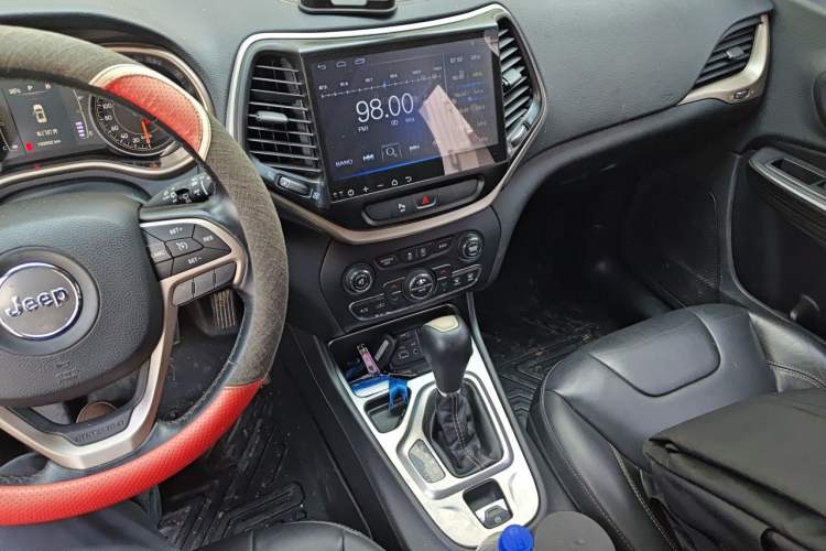 Used Jeep Cherokee 2016 2.4L Leading Edition Gear Lever