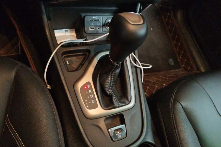 Used Jeep Cherokee 2016 2.4L Leading Smart Version Gear Lever