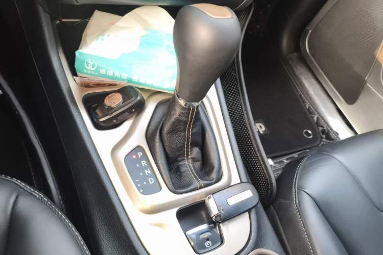 Used Jeep Cherokee 2016 2.4L Leading Smart Version Gear Lever