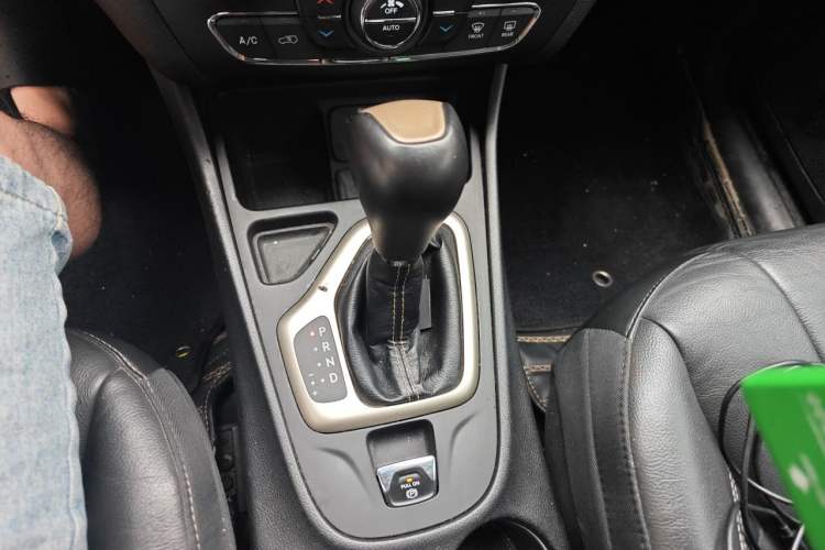 Used Jeep Cherokee 2016 2.4L Leading Smart Version Gear Lever