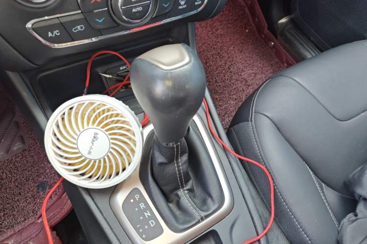 Used Jeep Cherokee 2016 2.4L Leading Edition Gear Lever