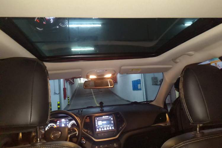 Used Jeep Cherokee 2016 2.0L Smart Version Headliner
