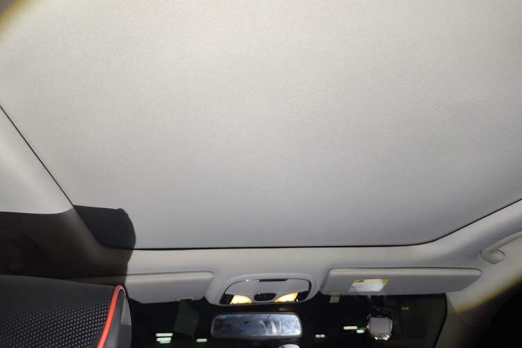 Used Jeep Cherokee 2016 2.4L Leading Smart Version Headliner