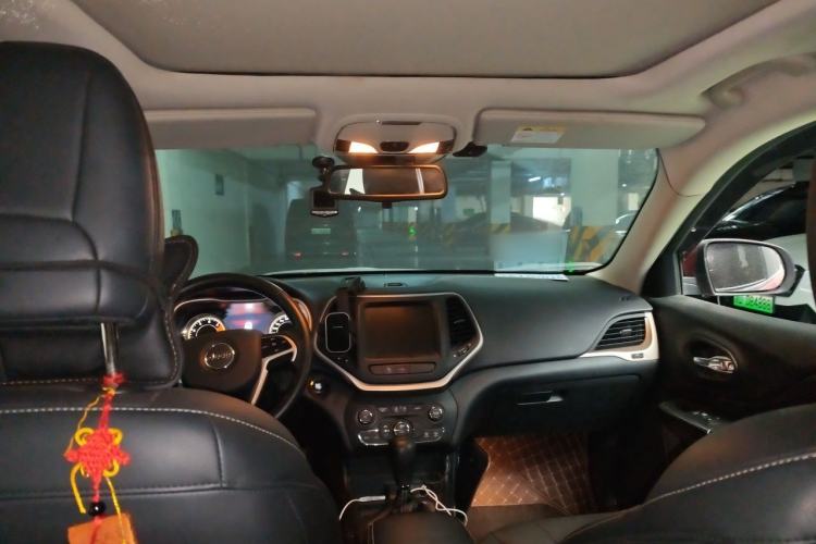 Used Jeep Cherokee 2016 2.4L Leading Smart Version Headliner