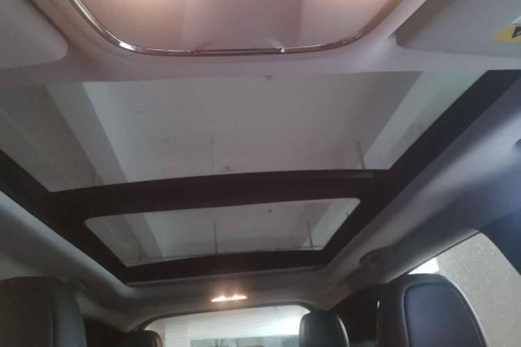 Used Jeep Cherokee 2016 2.4L Leading Edition Headliner