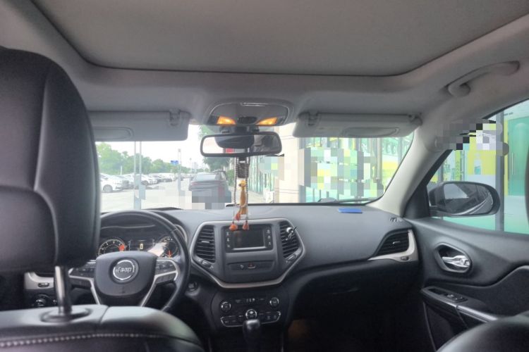 Used Jeep Cherokee 2016 2.4L Leading Edition Headliner