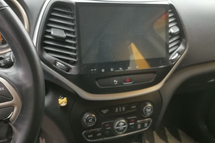 Used Jeep Cherokee 2016 2.4L Leading Edition Interior 2