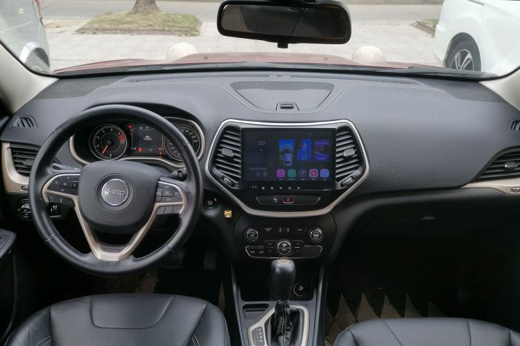 Used Jeep Cherokee 2016 2.4L Leading Edition Interior 7