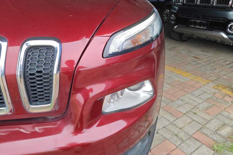 Used Jeep Cherokee 2016 2.0L Superior Edition Left Front Headlight