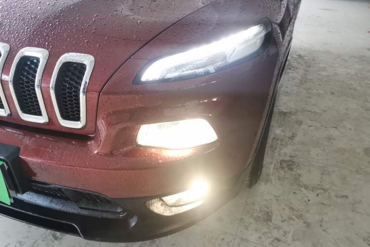 Used Jeep Cherokee 2016 2.4L Leading Edition Left Front Headlight