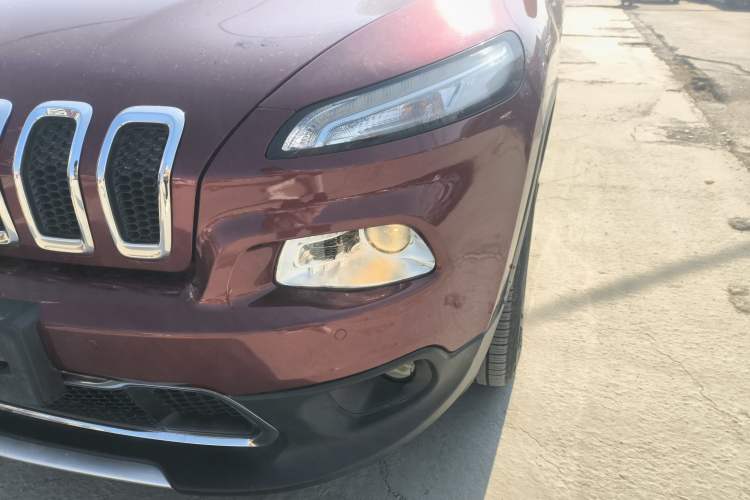 Used Jeep Cherokee 2016 2.4L Professional Smart Version Left Front Headlight