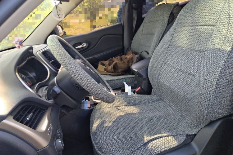 Used Jeep Cherokee 2016 2.0L Superior Edition Left Front Seat
