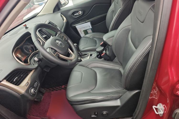 Used Jeep Cherokee 2016 2.4L Leading Smart Version Left Front Seat