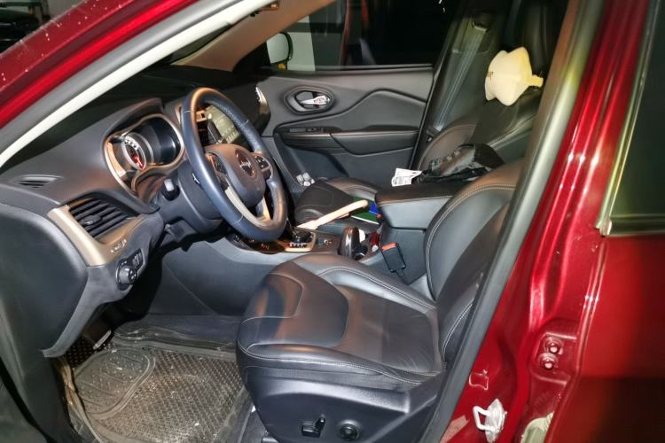 Used Jeep Cherokee 2016 2.4L Professional Smart Version Left Front Seat