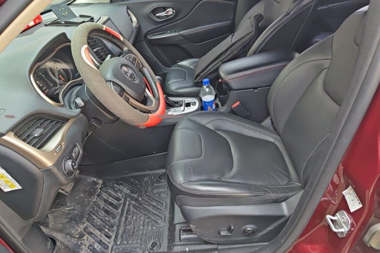 Used Jeep Cherokee 2016 2.4L Leading Edition Left Front Seat