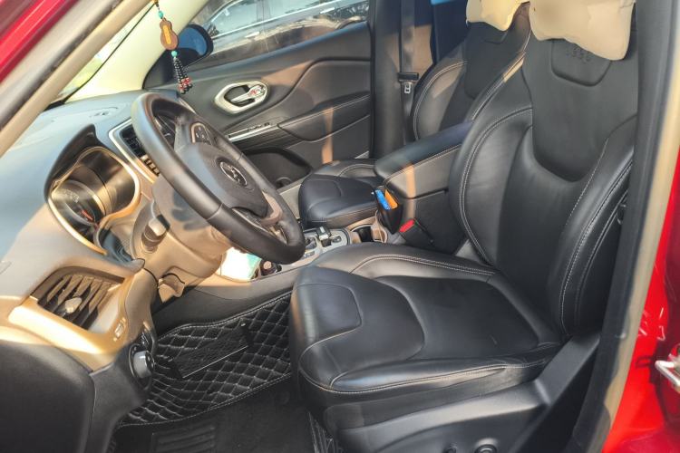 Used Jeep Cherokee 2016 2.4L Leading Smart Version Left Front Seat