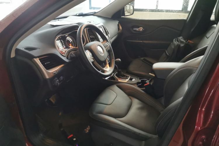 Used Jeep Cherokee 2016 2.4L Leading Edition Left Front Seat