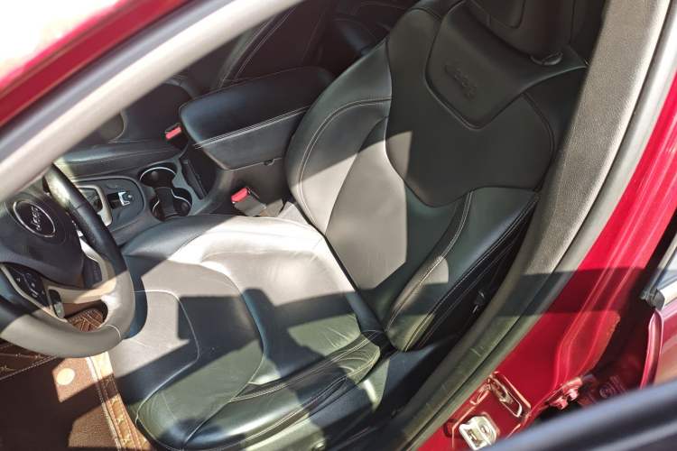 Used Jeep Cherokee 2016 2.4L Leading Edition Left Front Seat