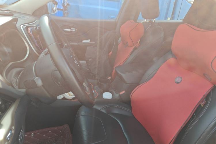 Used Jeep Cherokee 2016 2.4L Leading Edition Left Front Seat
