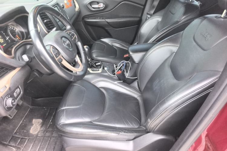 Used Jeep Cherokee 2016 2.4L Leading Edition Left Front Seat