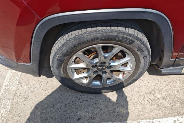 Used Jeep Cherokee 2016 2.4L Leading Edition Left Front Wheel Hub