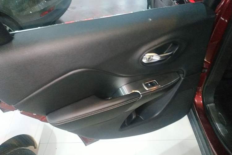 Used Jeep Cherokee 2016 2.4L Professional Smart Version Left Rear Door Interior