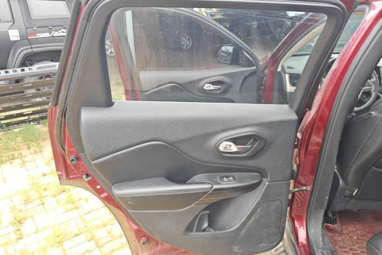 Used Jeep Cherokee 2016 2.0L Superior Edition Left Rear Door Interior