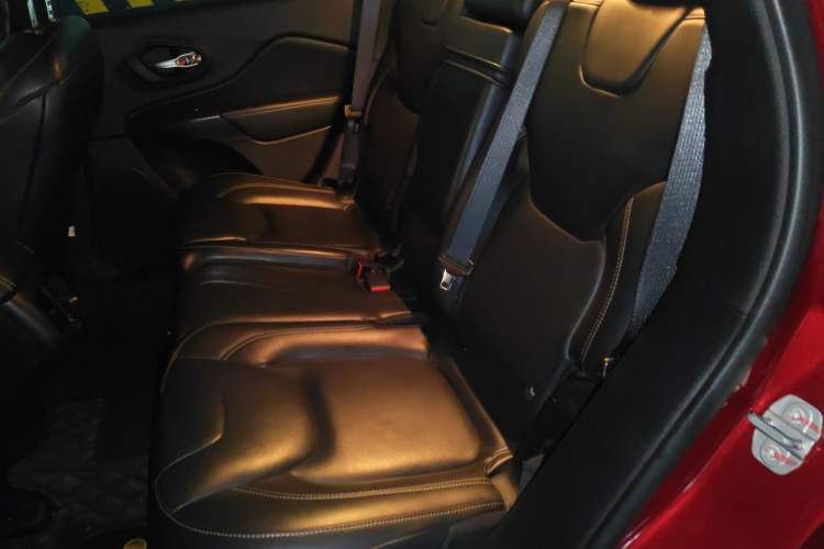 Used Jeep Cherokee 2016 2.4L Leading Edition Left Rear Seat