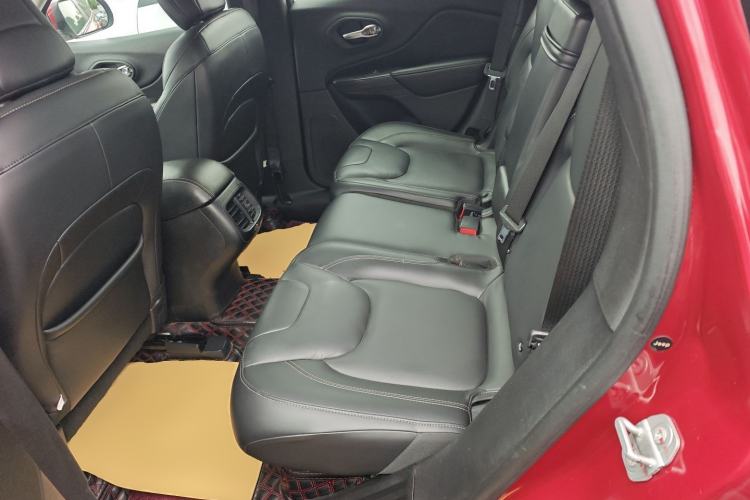 Used Jeep Cherokee 2016 2.4L Leading Smart Version Left Rear Seat
