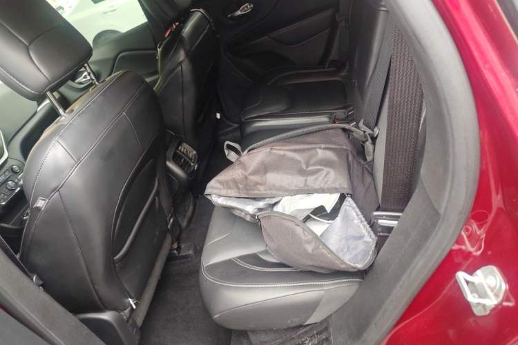 Used Jeep Cherokee 2016 2.4L Professional Smart Version Left Rear Seat