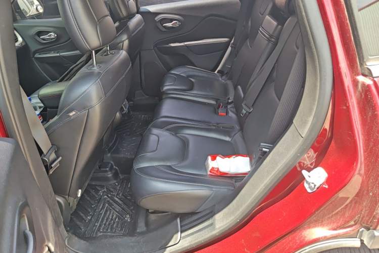 Used Jeep Cherokee 2016 2.4L Leading Edition Left Rear Seat