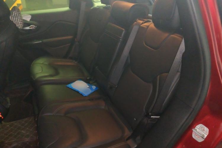 Used Jeep Cherokee 2016 2.4L Leading Smart Version Left Rear Seat