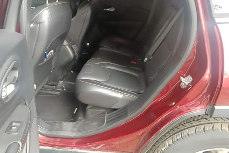 Used Jeep Cherokee 2016 2.4L Professional Edition Left Rear Seat
